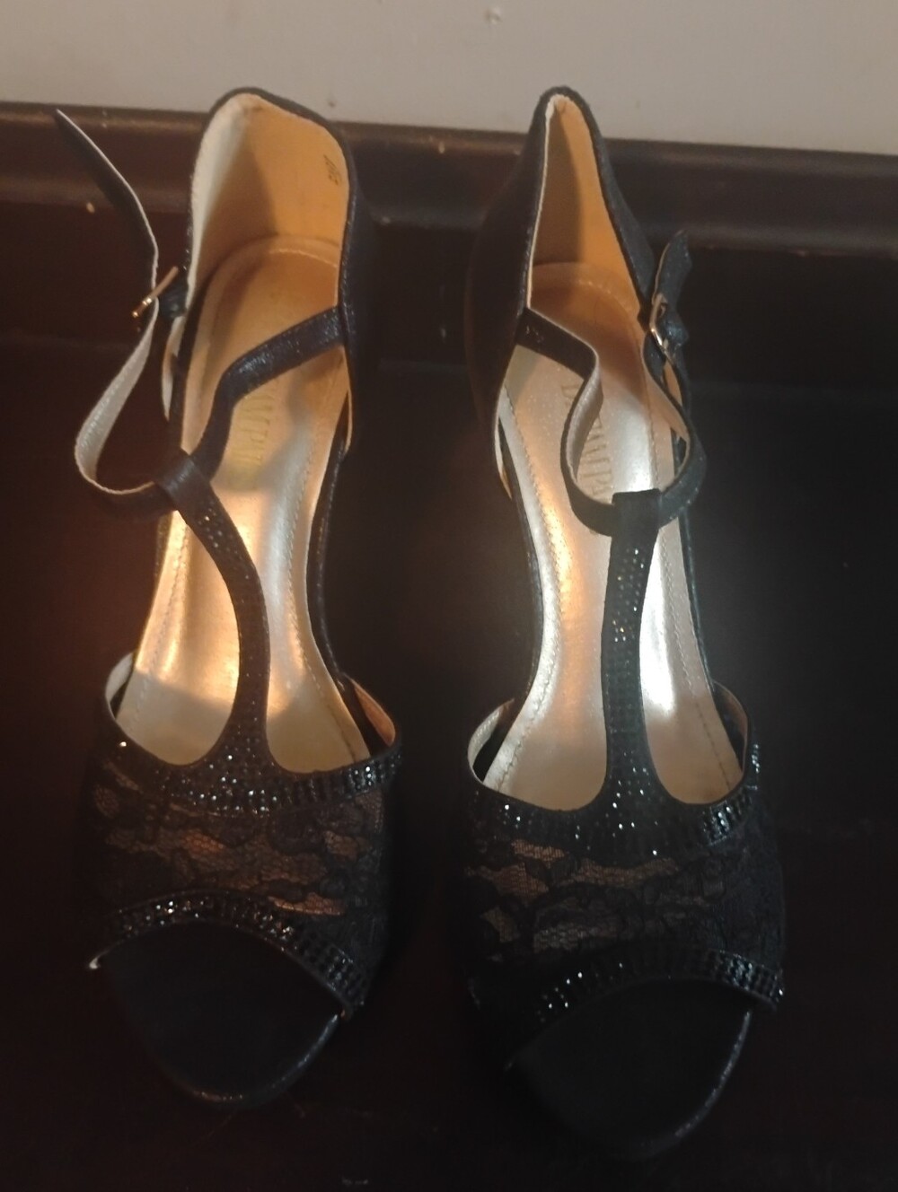 Dream Pairs Black Lace Rhinestone T-Strap Peep Toe Evening Pumps - Size 8.5